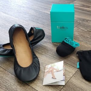 Tieks Matte Black ballet slippers w/ carry bag